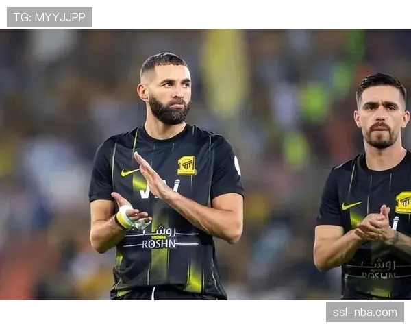 官方：前金球奖得主本泽马与吉达联合解约，传闻将回归里昂