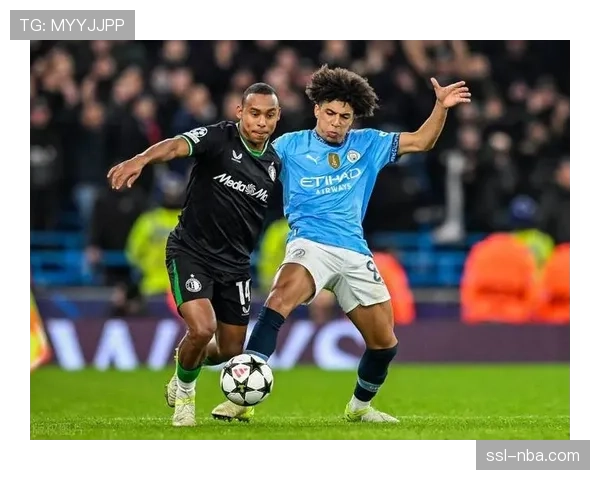 曼城密切关注费耶诺德后卫雷德，夏窗或引援补强右路